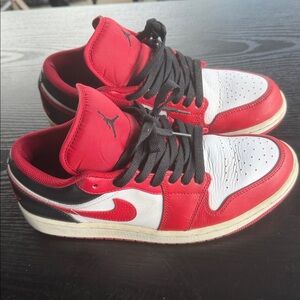 Nike Air Jordan 1 Low Reverse Black Toe Red Mens Size 9.5 Sneakers 553558-163